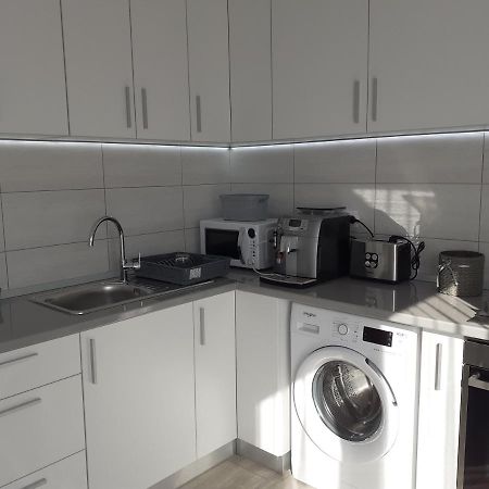 Sara Apartman Livezeni  外观 照片