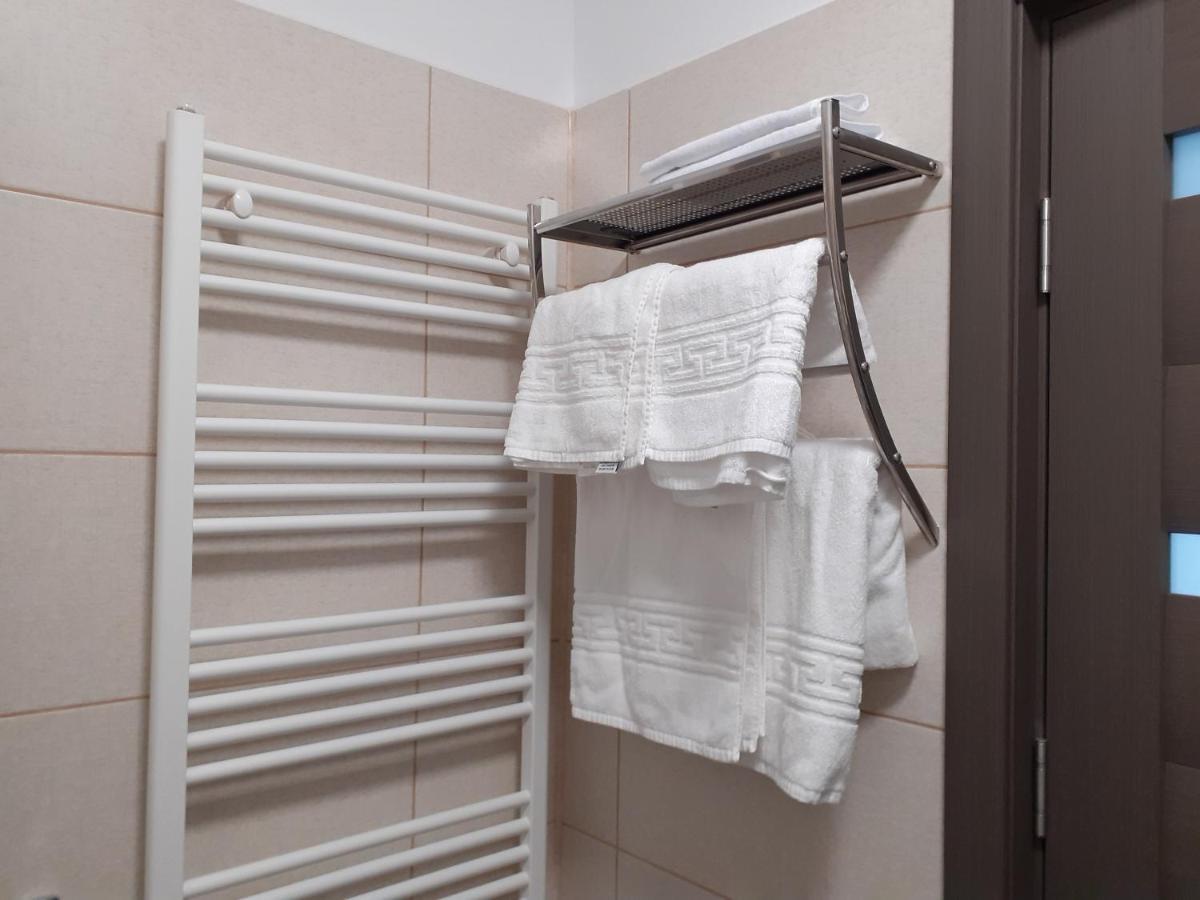 Sara Apartman Livezeni  外观 照片